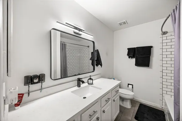 $2,250 | 810 Augusta Drive, Unit 810, Houston, TX 77057