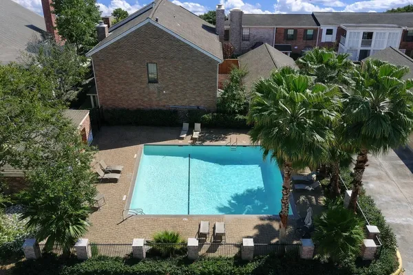 $2,250 | 810 Augusta Drive, Unit 810, Houston, TX 77057