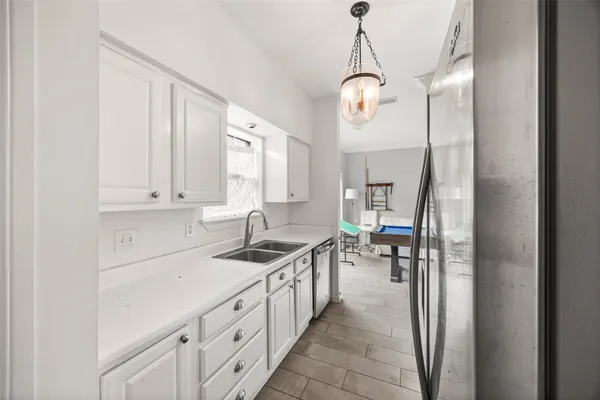 $2,250 | 810 Augusta Drive, Unit 810, Houston, TX 77057