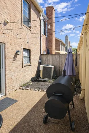 $2,250 | 810 Augusta Drive, Unit 810, Houston, TX 77057