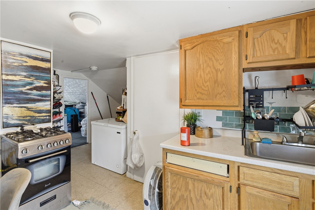 46 Lilac Street Pawtucket, RI 02860 - Photo 18 of 27