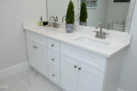 $725,000 | 400 West Rosemary Street, Unit 111, Chapel Hill, NC 27516