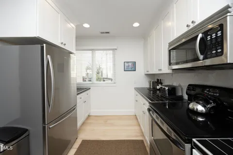 $725,000 | 400 West Rosemary Street, Unit 111, Chapel Hill, NC 27516