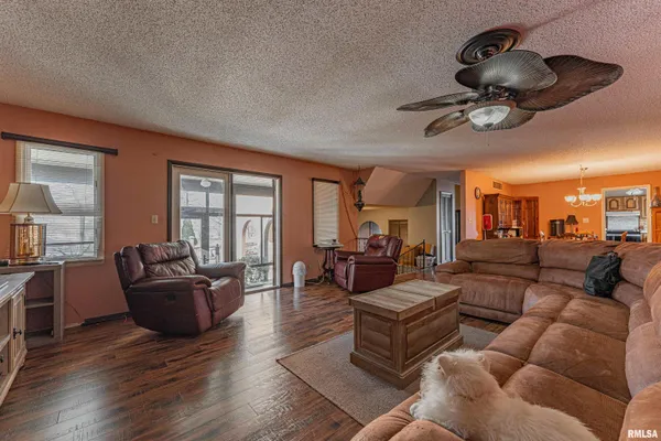 $255,000 | 194 Timber Lane, Mount Pulaski, IL 62548