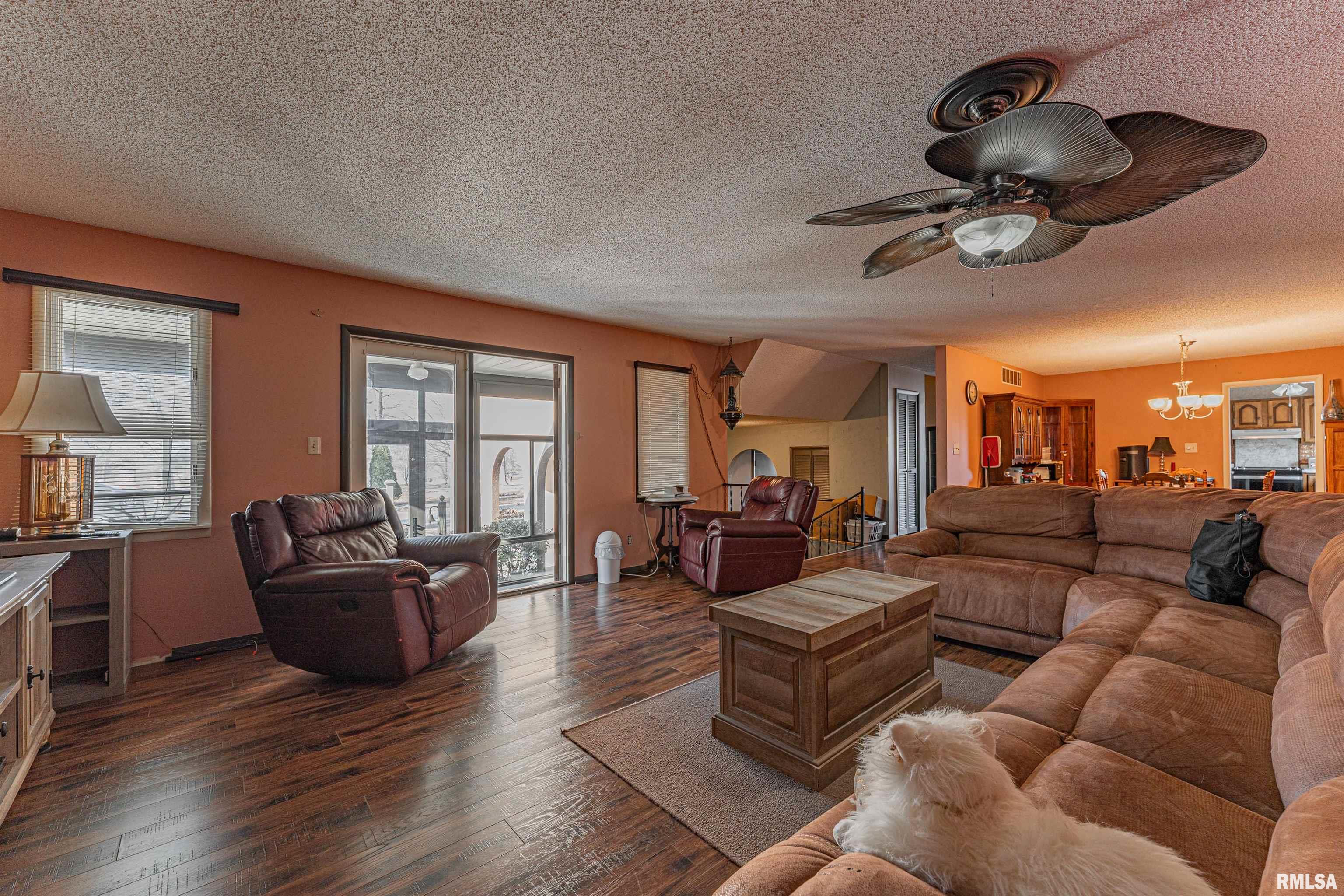 194 Timber Lane Mount Pulaski, IL 62548 - Photo 13 of 50