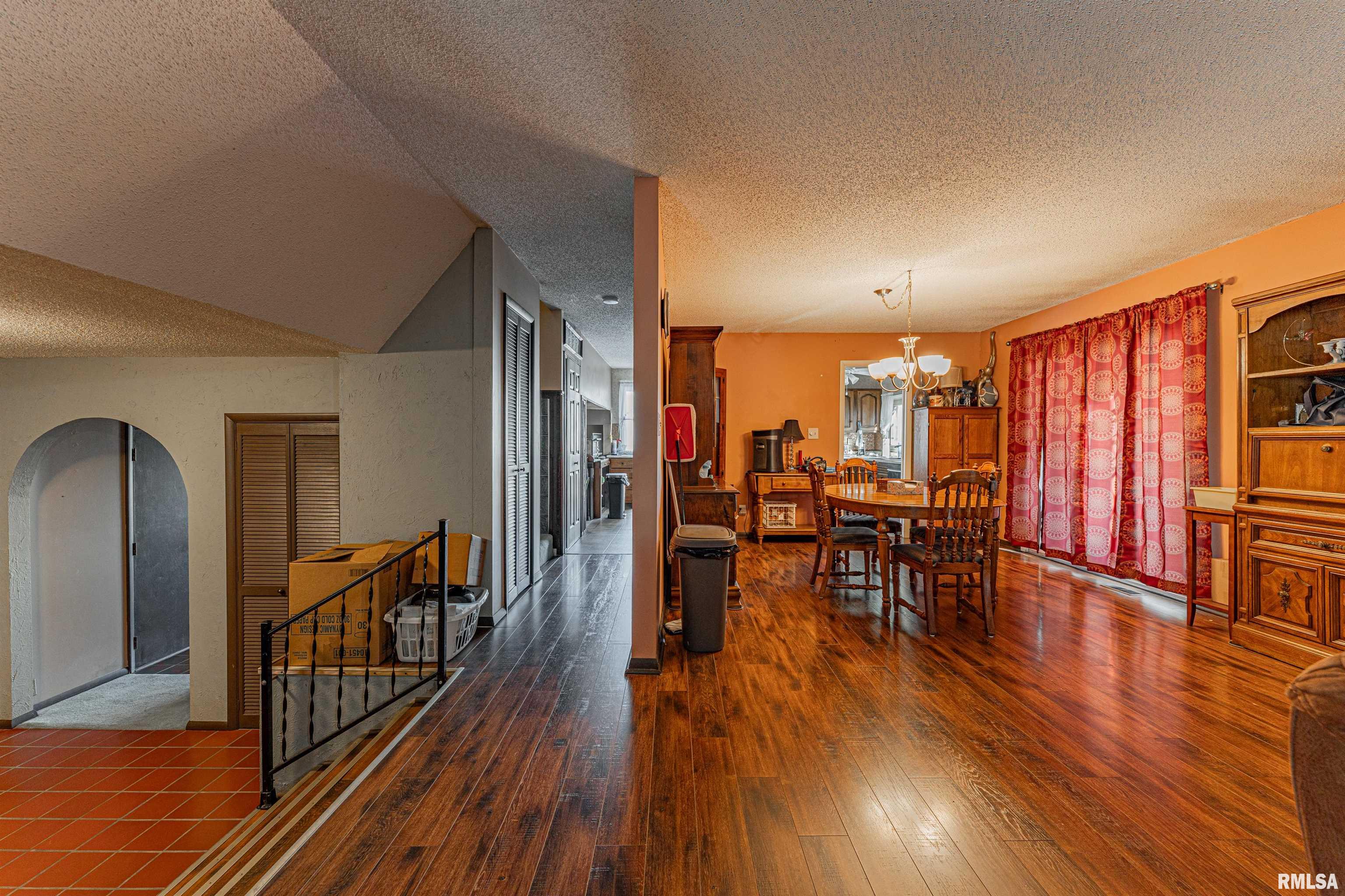 194 Timber Lane Mount Pulaski, IL 62548 - Photo 15 of 50