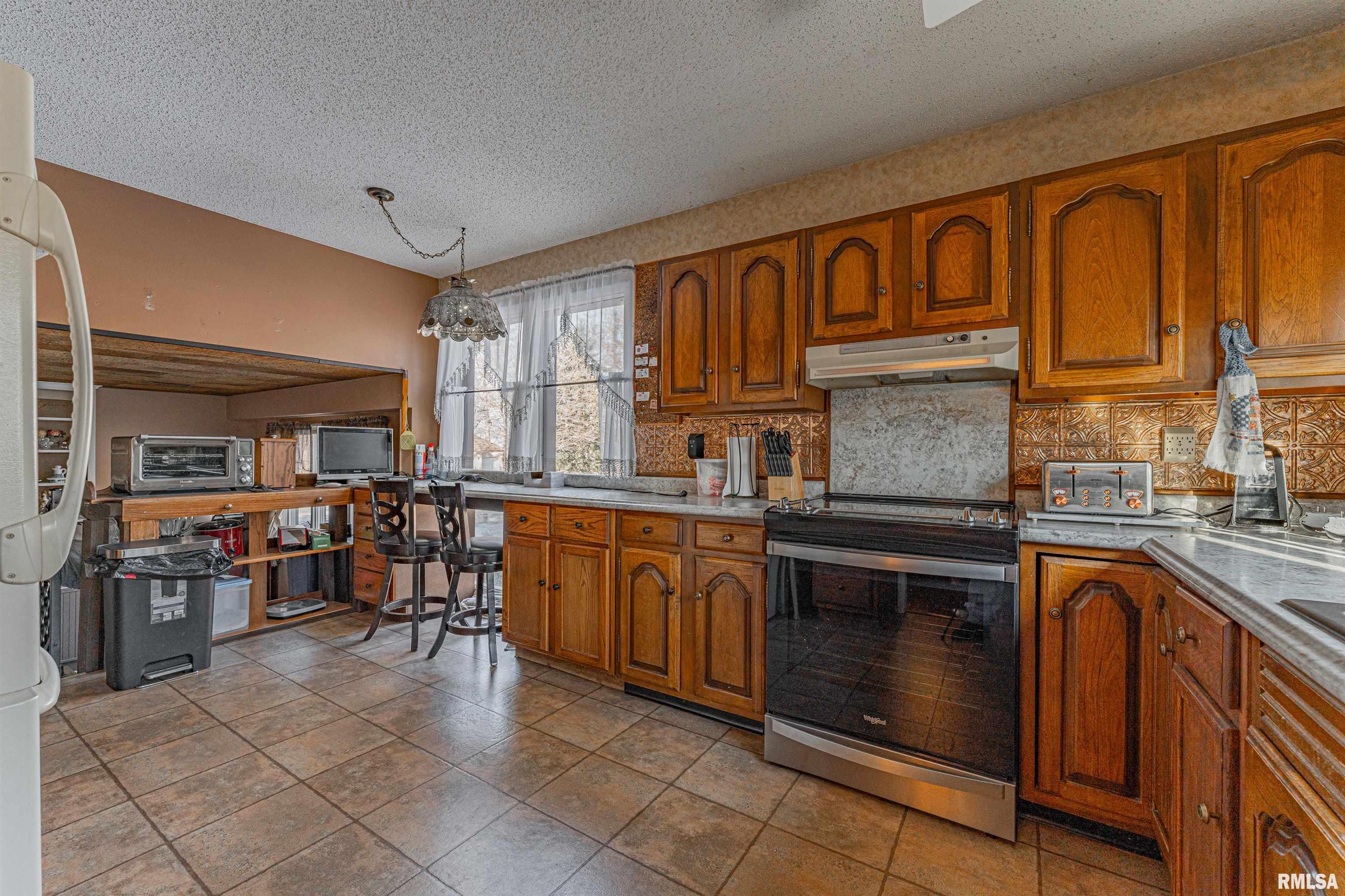 194 Timber Lane Mount Pulaski, IL 62548 - Photo 18 of 50