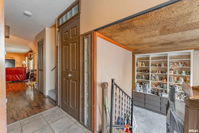 $269,000 | 194 Timber Lane, Mount Pulaski, IL 62548