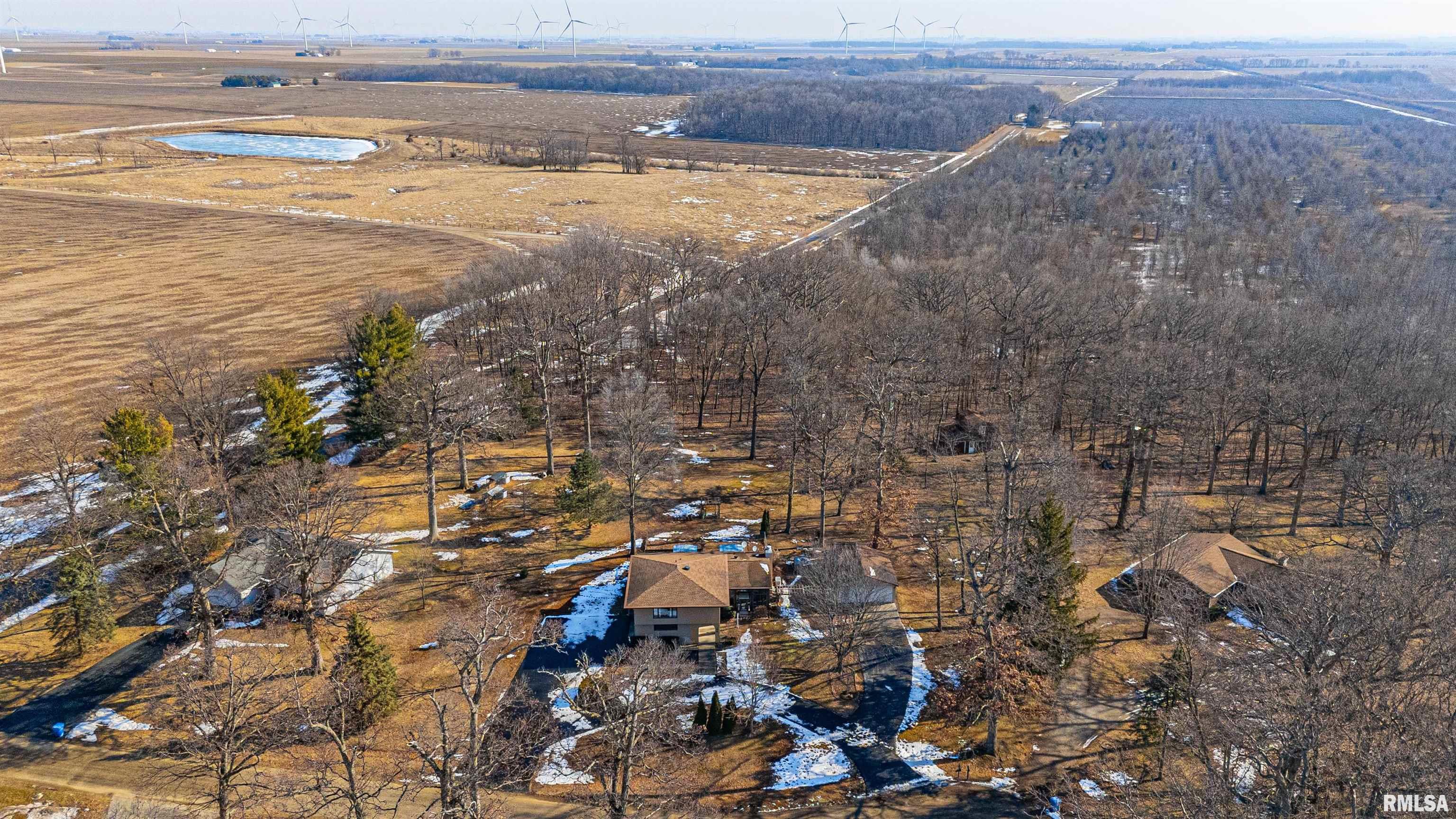 194 Timber Lane Mount Pulaski, IL 62548 - Photo 2 of 50