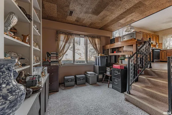 $255,000 | 194 Timber Lane, Mount Pulaski, IL 62548