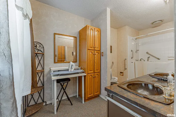 $255,000 | 194 Timber Lane, Mount Pulaski, IL 62548