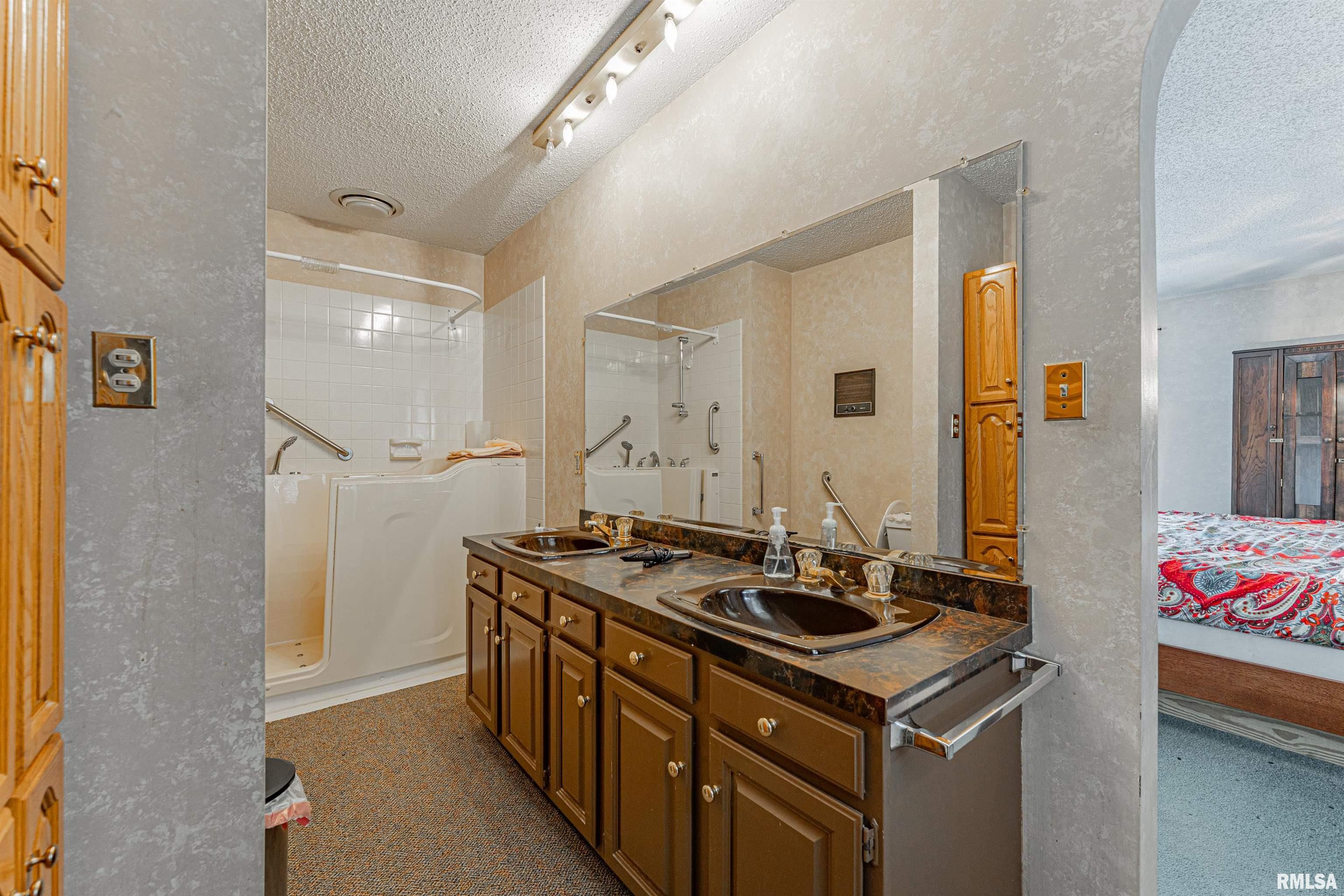 194 Timber Lane Mount Pulaski, IL 62548 - Photo 30 of 50