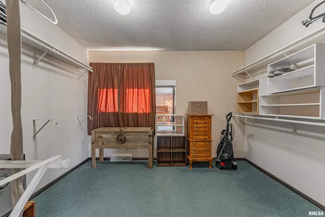 $269,000 | 194 Timber Lane, Mount Pulaski, IL 62548