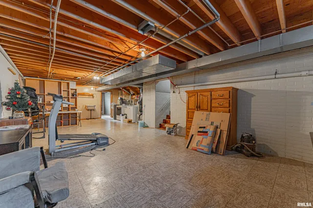 $269,000 | 194 Timber Lane, Mount Pulaski, IL 62548