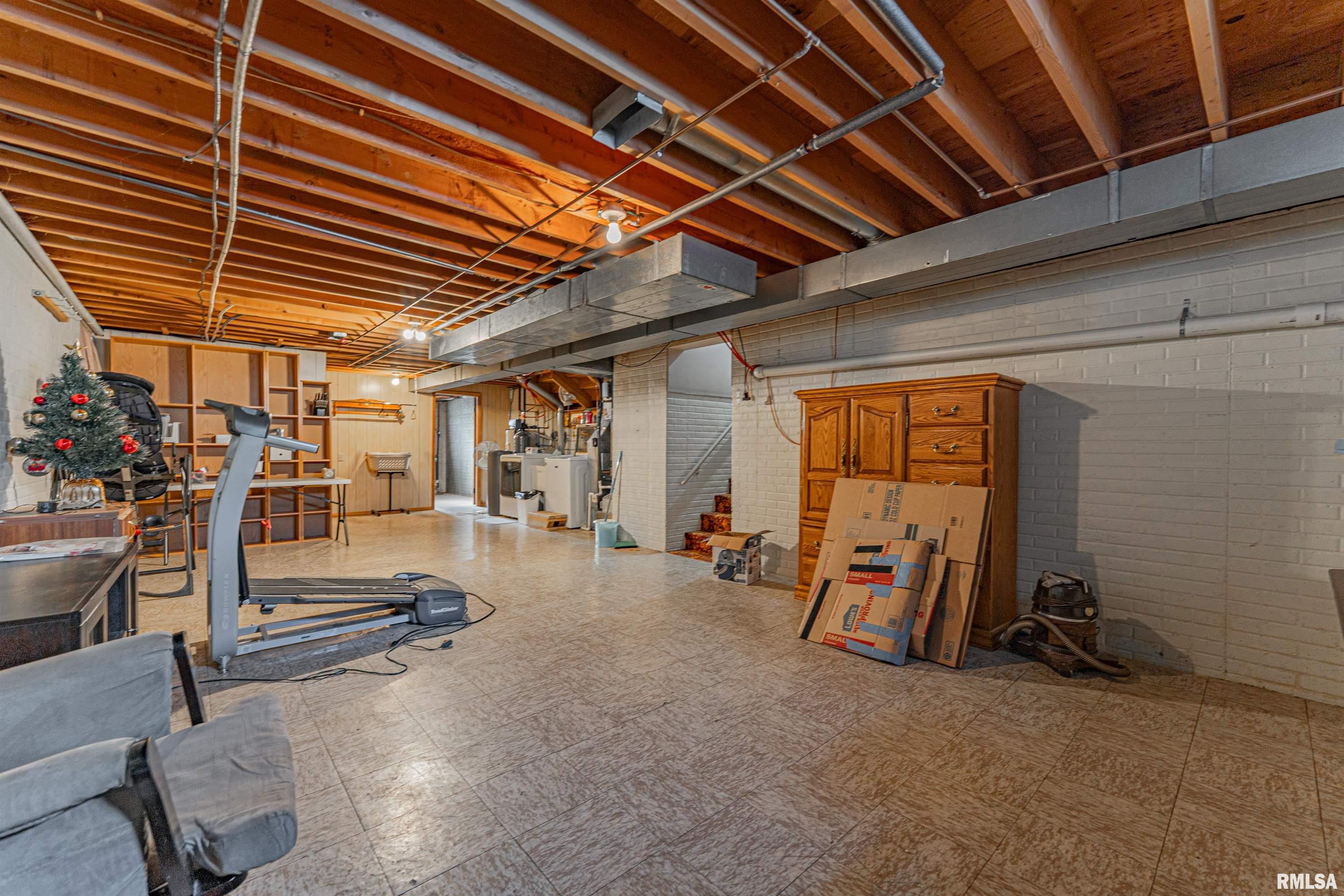 194 Timber Lane Mount Pulaski, IL 62548 - Photo 32 of 50