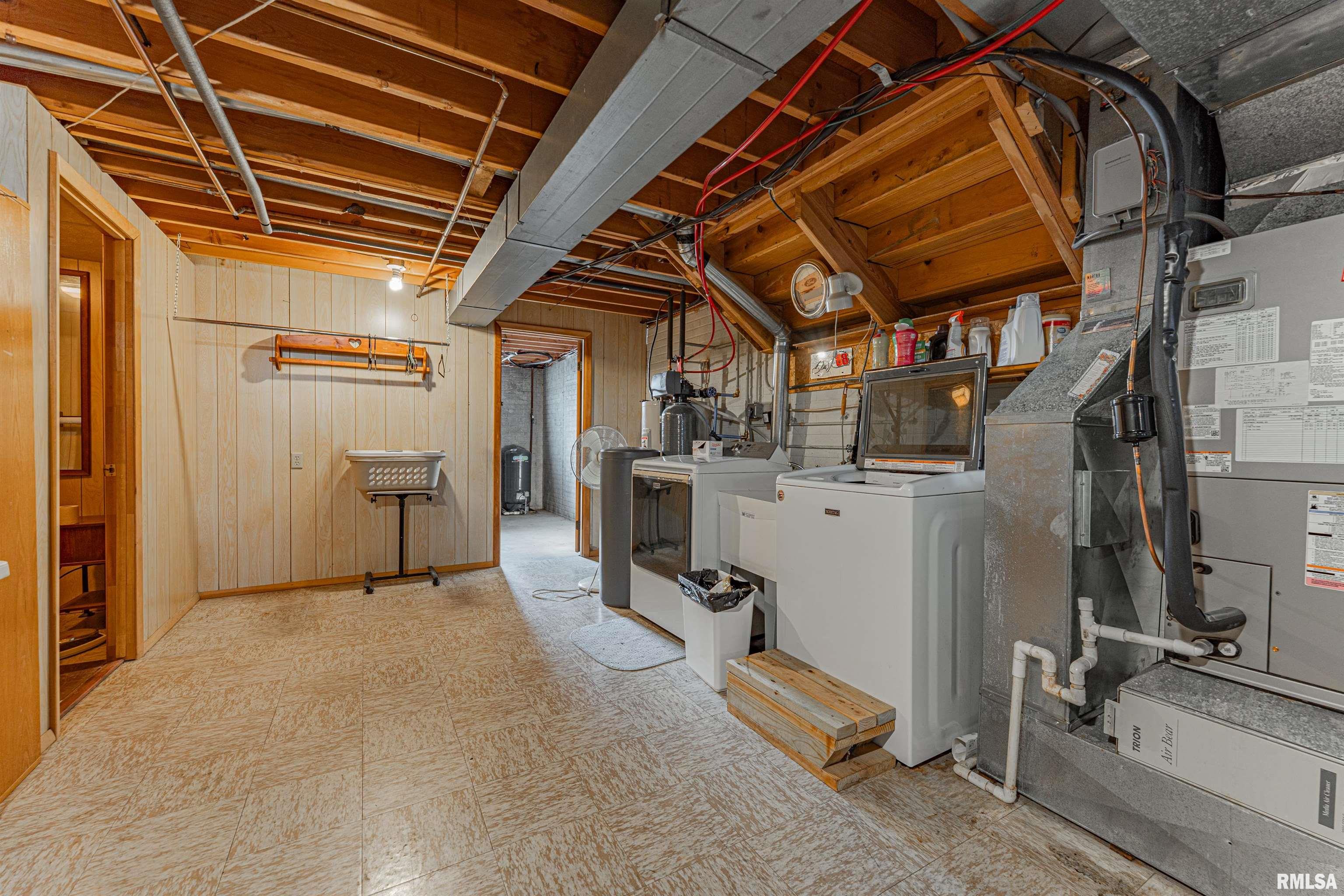 194 Timber Lane Mount Pulaski, IL 62548 - Photo 33 of 50