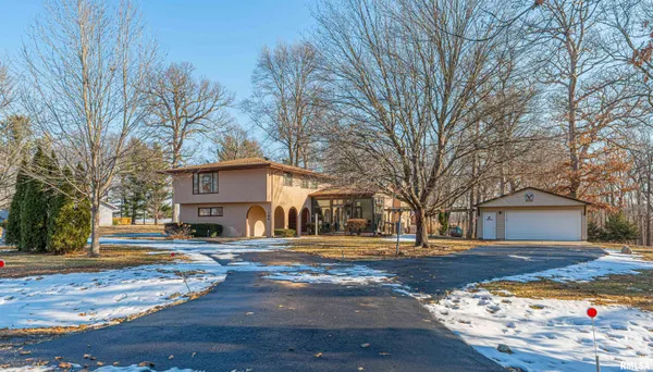 $255,000 | 194 Timber Lane, Mount Pulaski, IL 62548