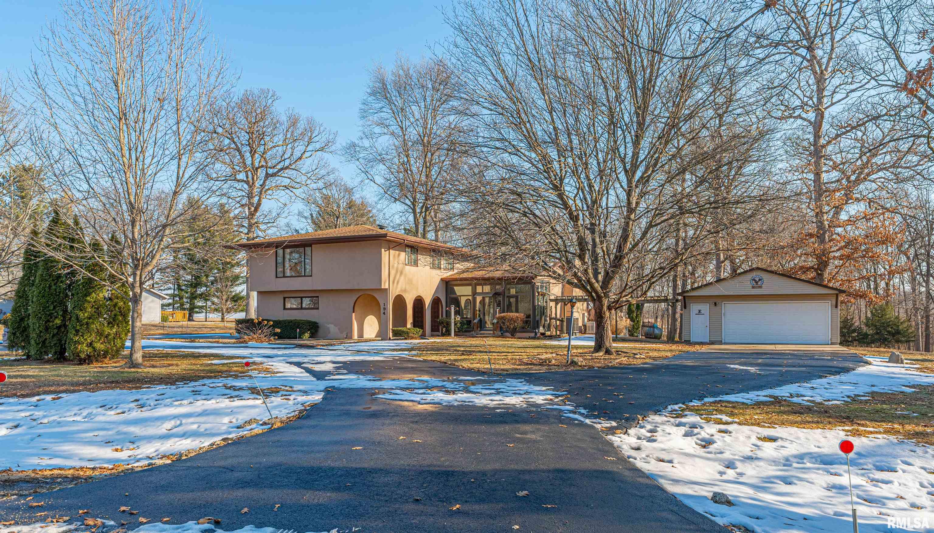 194 Timber Lane Mount Pulaski, IL 62548 - Photo 4 of 50