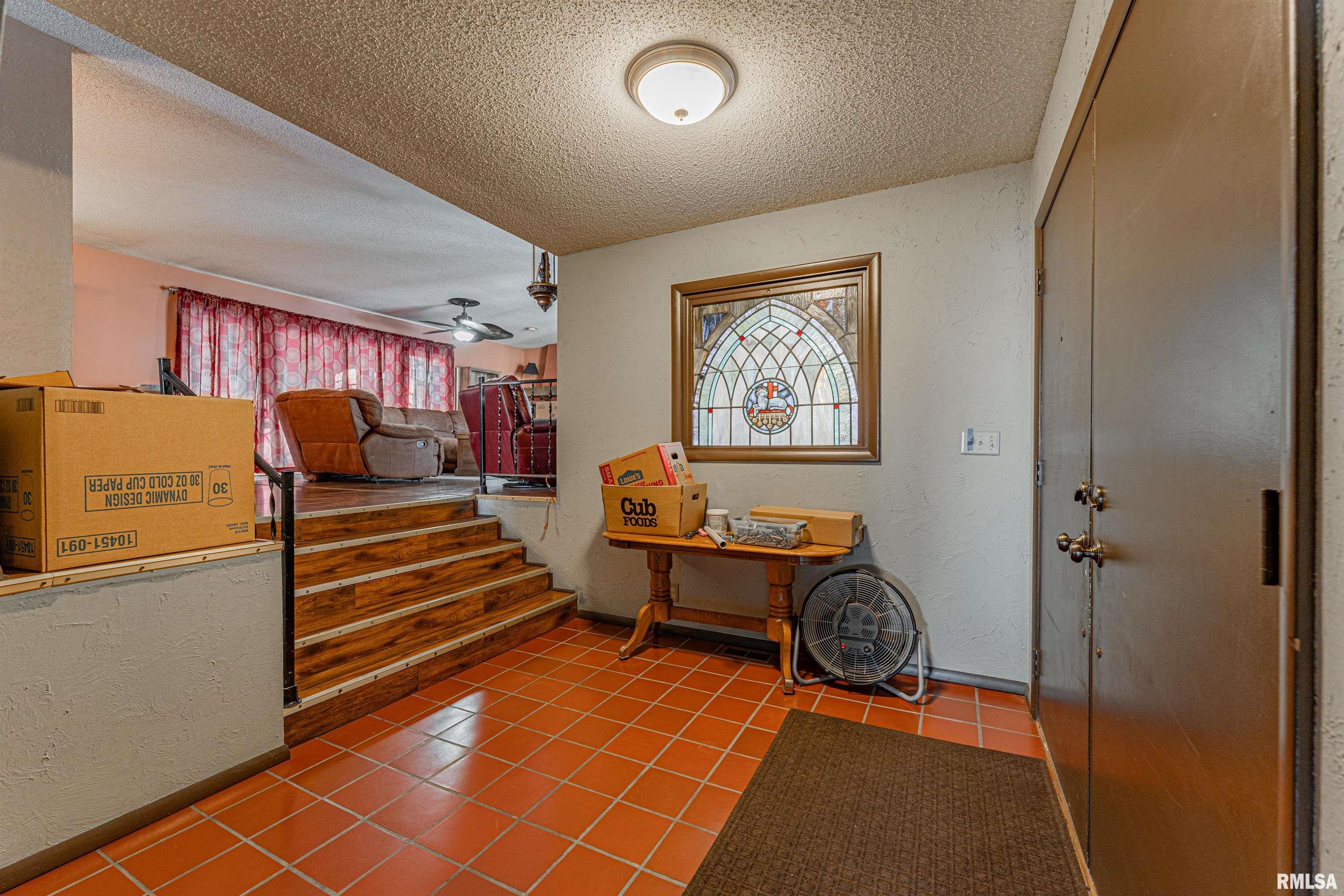 194 Timber Lane Mount Pulaski, IL 62548 - Photo 9 of 50