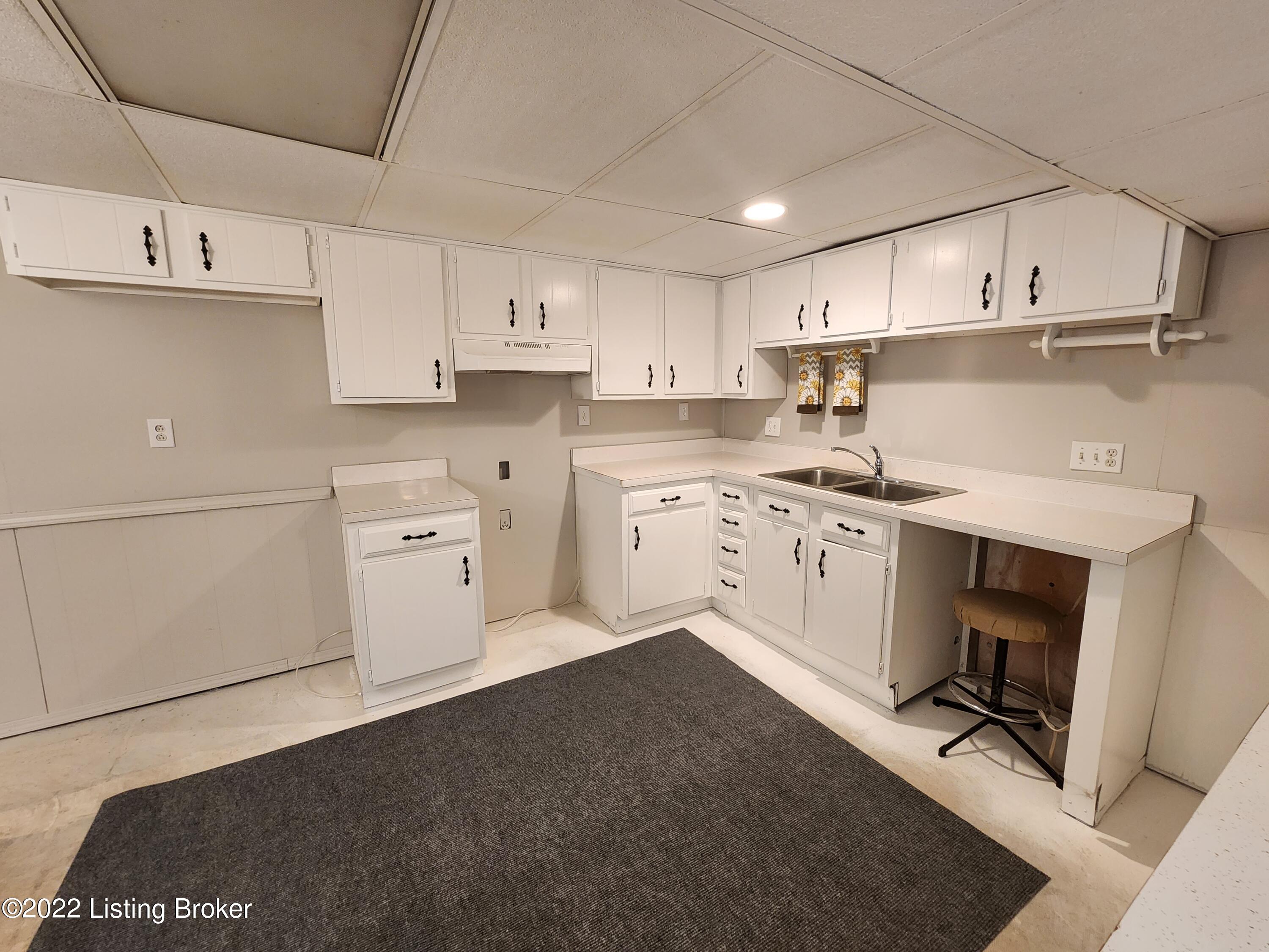 1548 Knight Road Louisville, KY 40216 - Photo 29 of 33 KnightRd34