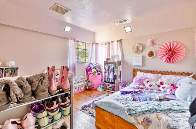 $279,500 | 3852 East Washington Avenue, Fresno, CA 93702