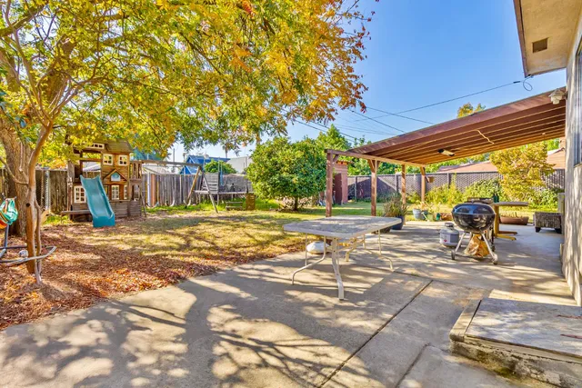 $279,500 | 3852 East Washington Avenue, Fresno, CA 93702