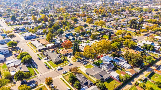 $279,500 | 3852 East Washington Avenue, Fresno, CA 93702