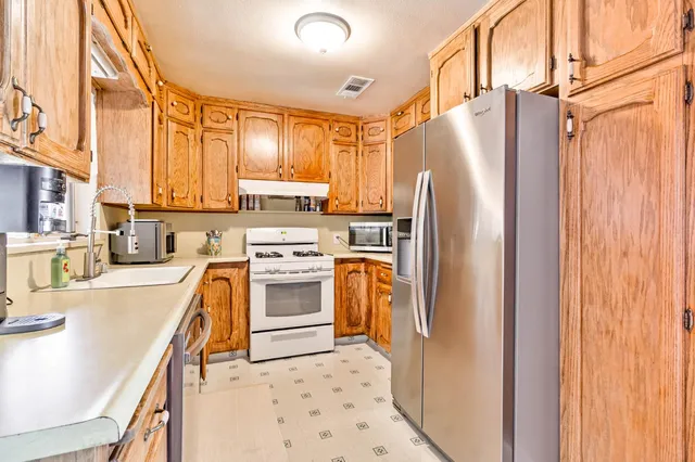 $279,500 | 3852 East Washington Avenue, Fresno, CA 93702