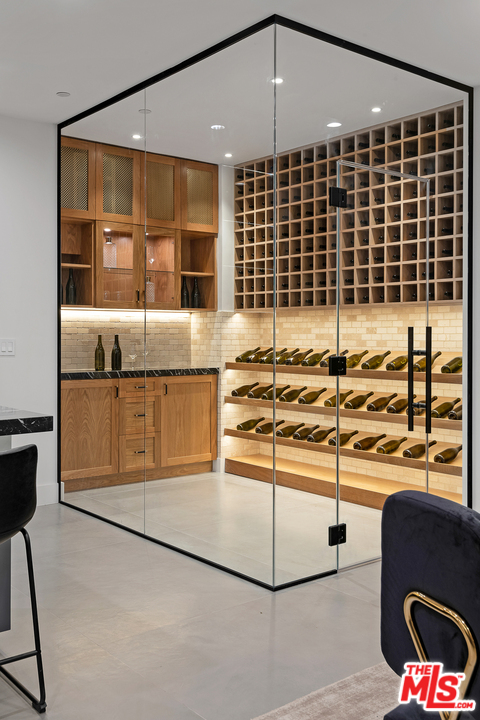 6310 Mirror Drive Los Angeles, CA 90068 - Photo 37 of 49 a very nice looking room with a large window