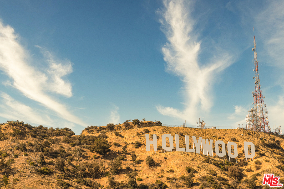 6310 Mirror Drive Los Angeles, CA 90068 - Photo 45 of 49 a view of an empty room