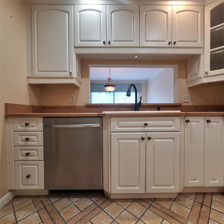 1517 North Carolwood Boulevard Fern Park, FL 32730 - Photo 2 of 35