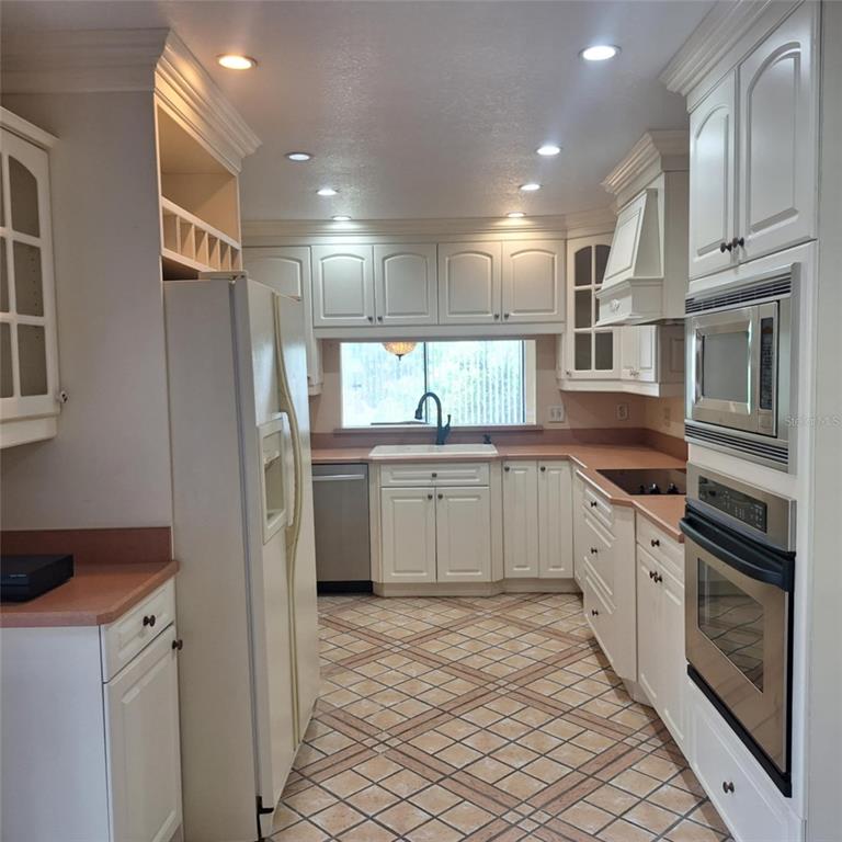 1517 North Carolwood Boulevard Fern Park, FL 32730 - Photo 5 of 35