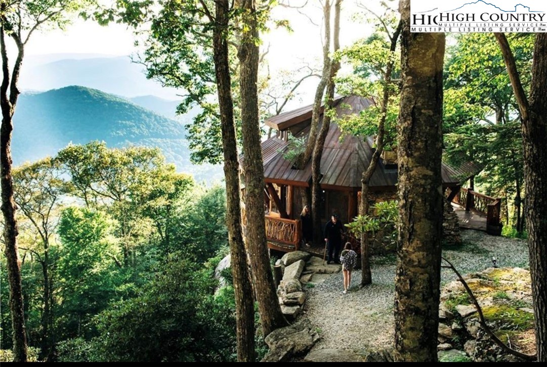Es-61 Rippling Waters Trail Banner Elk, NC 28604 - Photo 13 of 16 a view of outdoor space and garden