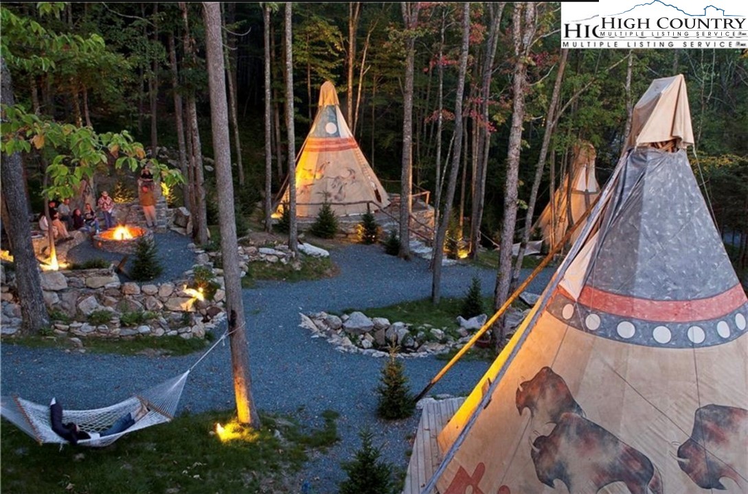 Es-61 Rippling Waters Trail Banner Elk, NC 28604 - Photo 14 of 16 an aerial view of a house