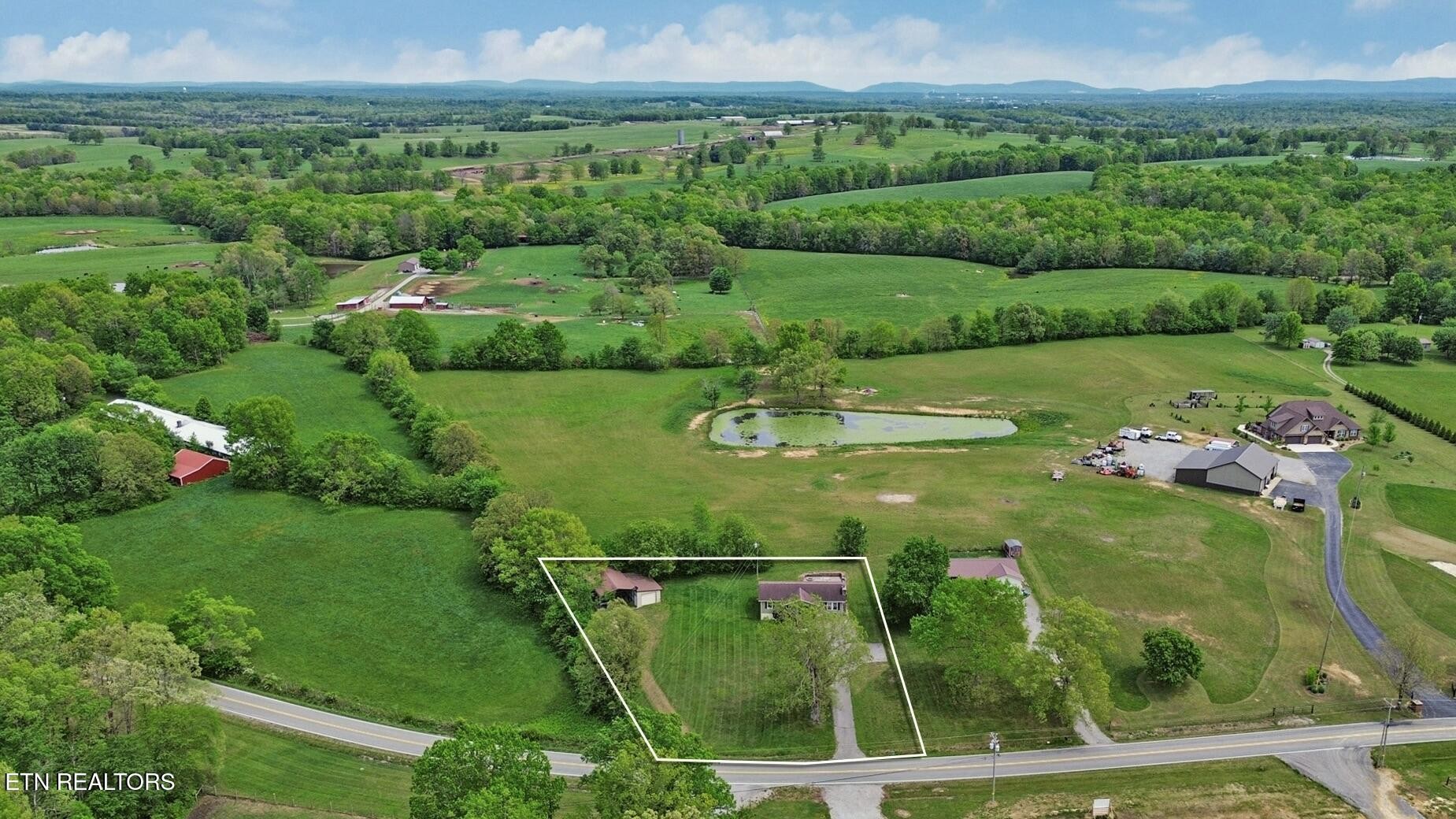 5209 Plateau Road Crossville, TN 38571 - Photo 5 of 37 Gallery Image 5