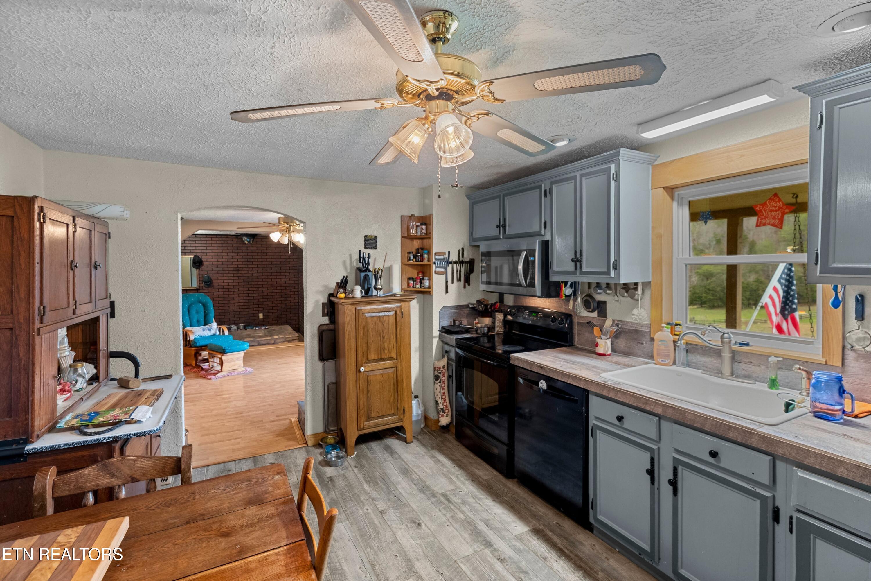 2826 Broken Valley Road Thorn Hill, TN 37881 - Photo 12 of 34 015-2826BrokenValleyRoad-ThornHill-TN-37
