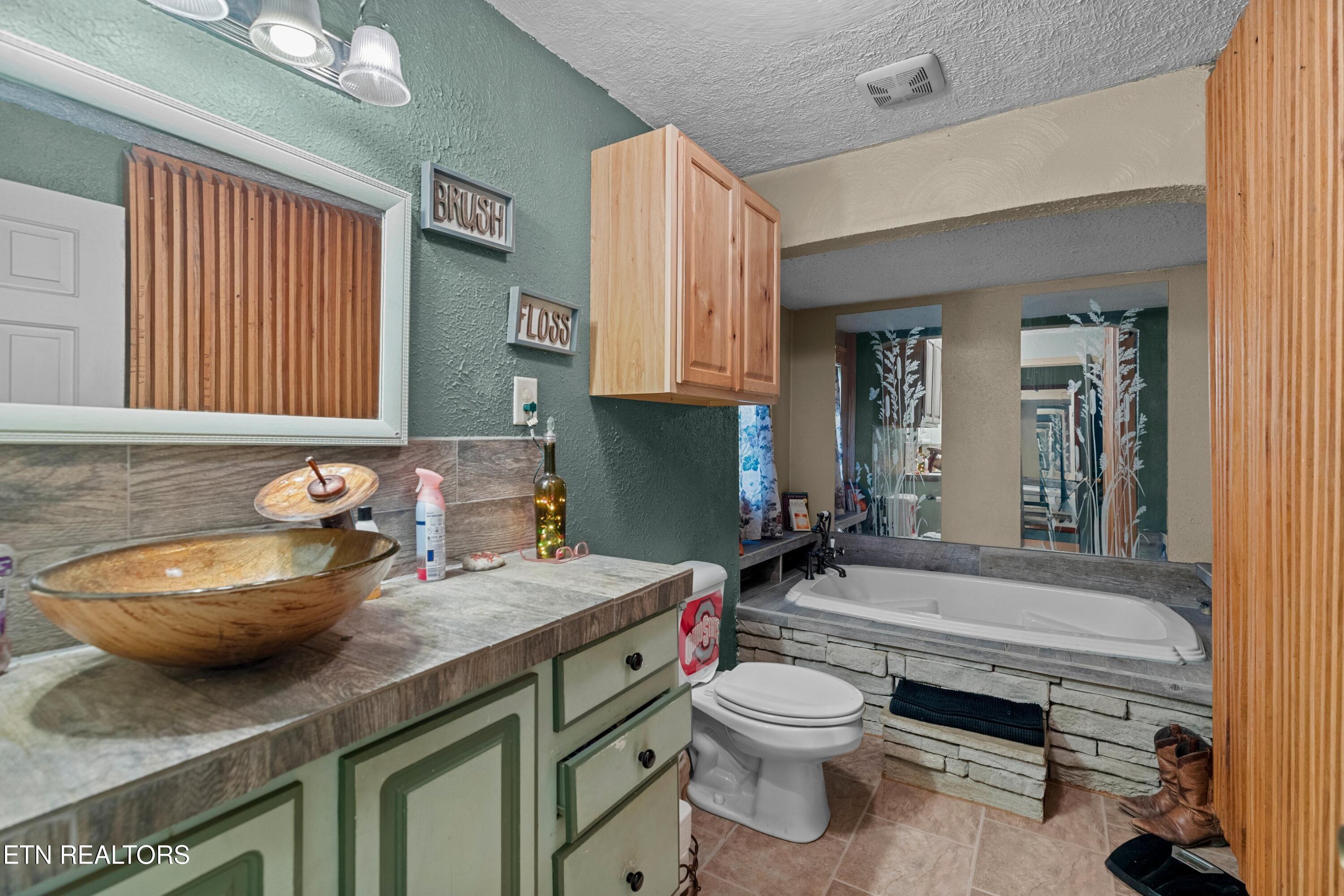 2826 Broken Valley Road Thorn Hill, TN 37881 - Photo 14 of 34 021-2826BrokenValleyRoad-ThornHill-TN-37