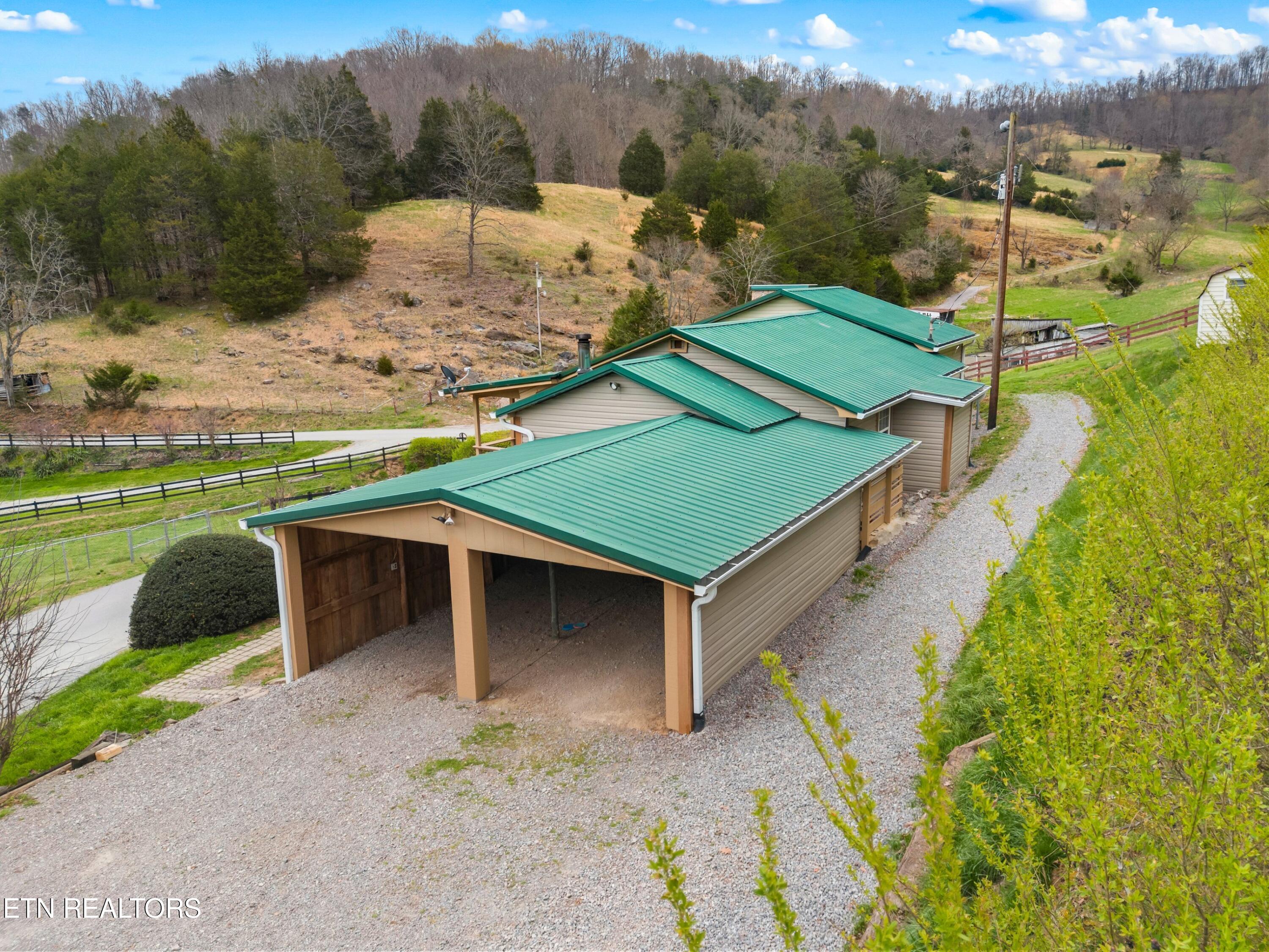2826 Broken Valley Road Thorn Hill, TN 37881 - Photo 3 of 34 003-2826BrokenValleyRoad-ThornHill-TN-37