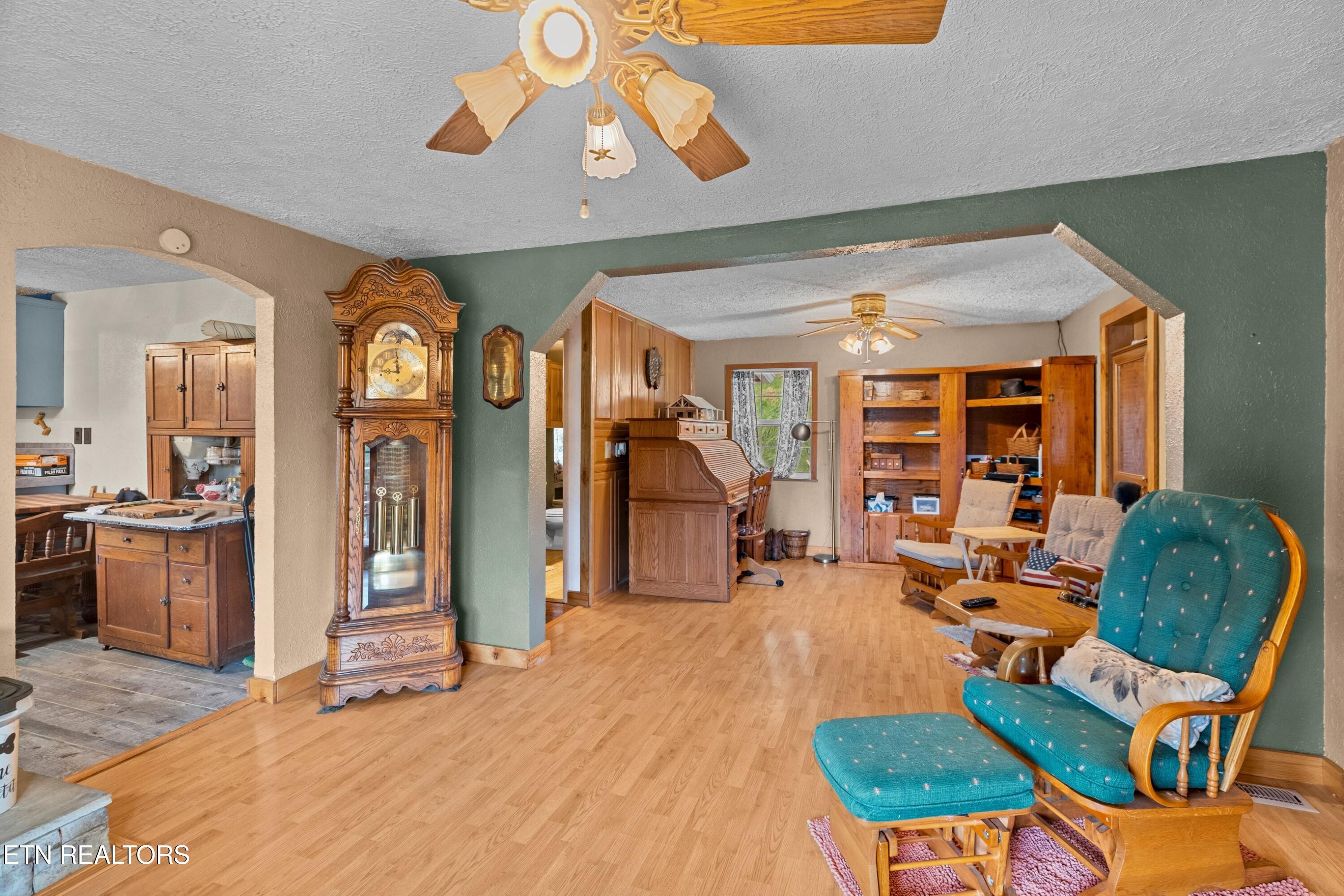 2826 Broken Valley Road Thorn Hill, TN 37881 - Photo 4 of 34 008-2826BrokenValleyRoad-ThornHill-TN-37