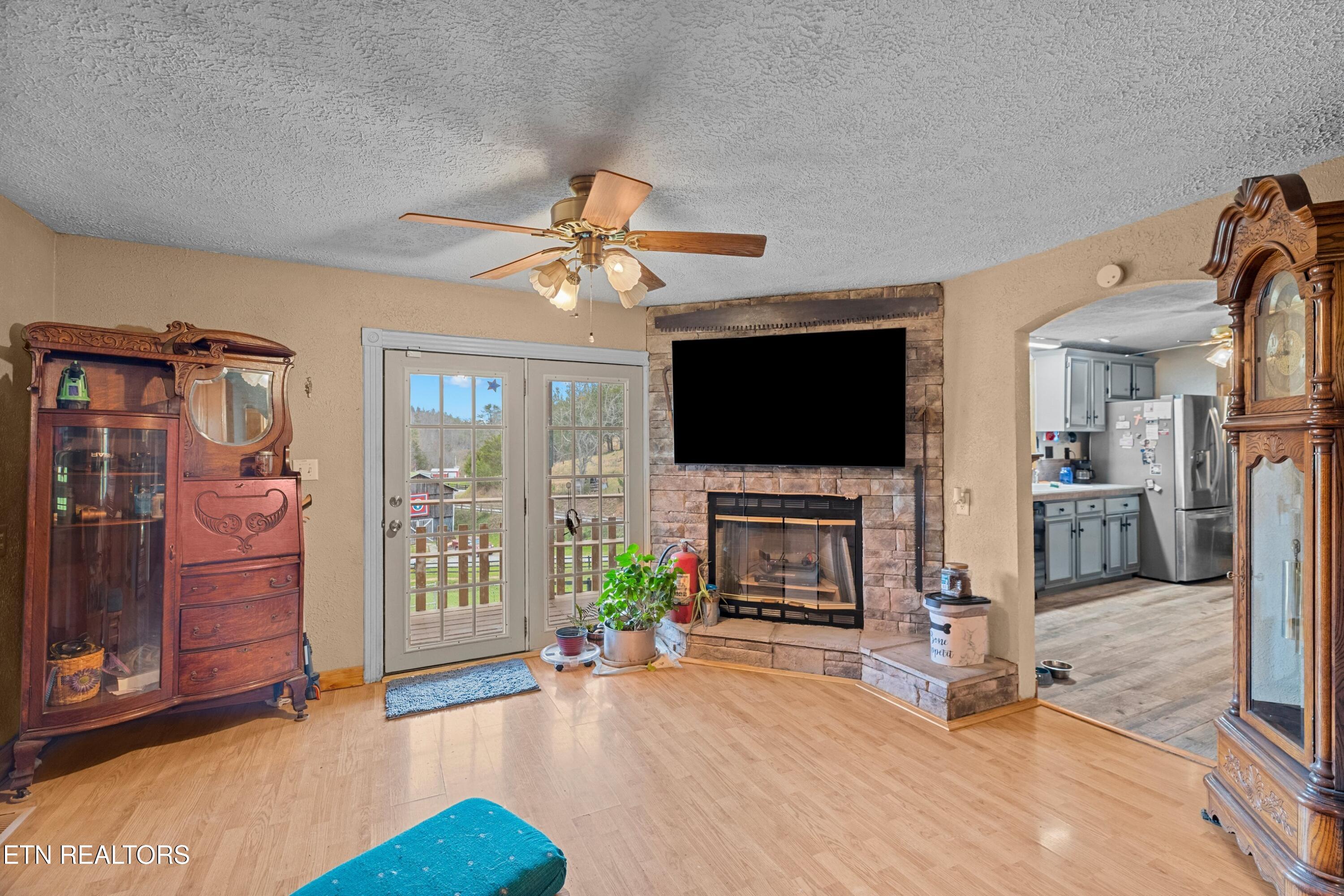 2826 Broken Valley Road Thorn Hill, TN 37881 - Photo 5 of 34 009-2826BrokenValleyRoad-ThornHill-TN-37