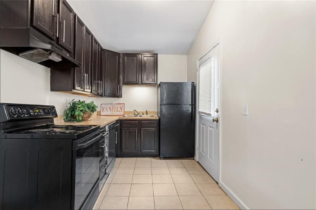 153 Little Street Southeast Atlanta, GA 30315 - Photo 3 of 17