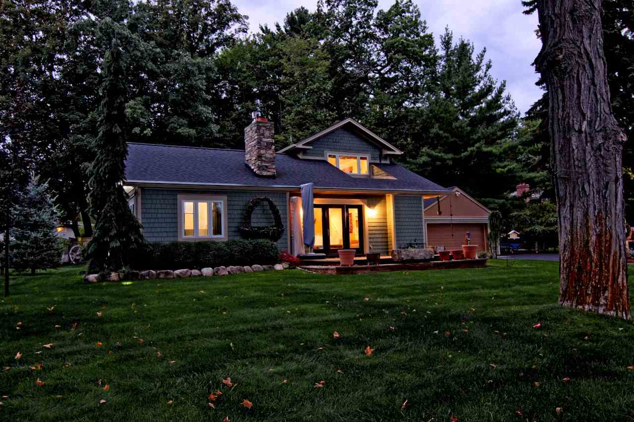 8179 East Shore Road Traverse City, MI 49686 - Photo 73 of 76 1872313-72.JPG