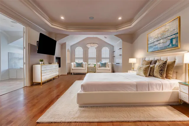 a view of a vase of flowers