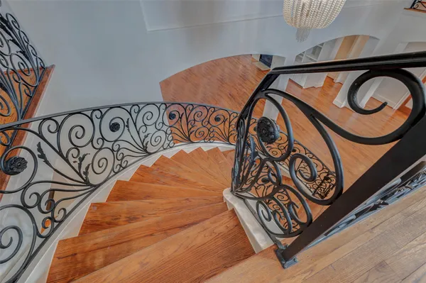 $2,575,000 | 5410 Valerie Street, Bellaire, TX 77401