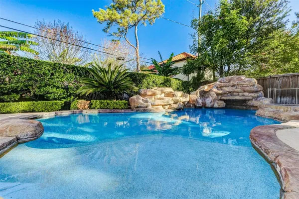 $2,575,000 | 5410 Valerie Street, Bellaire, TX 77401