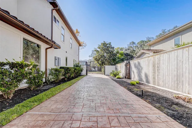 $2,750,000 | 5410 Valerie Street, Bellaire, TX 77401