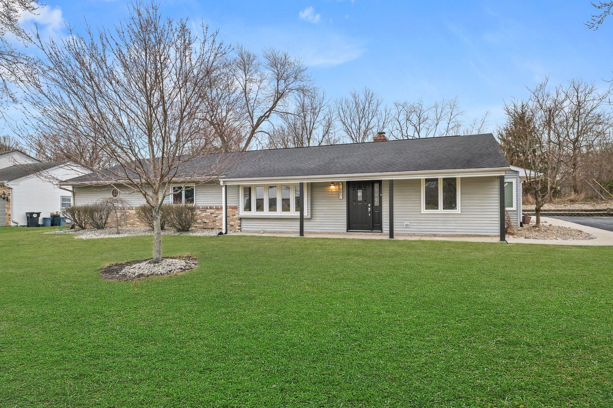 10831 Hendricks Place Crown Point, IN 46307 - Photo 1 of 37 2048x1365