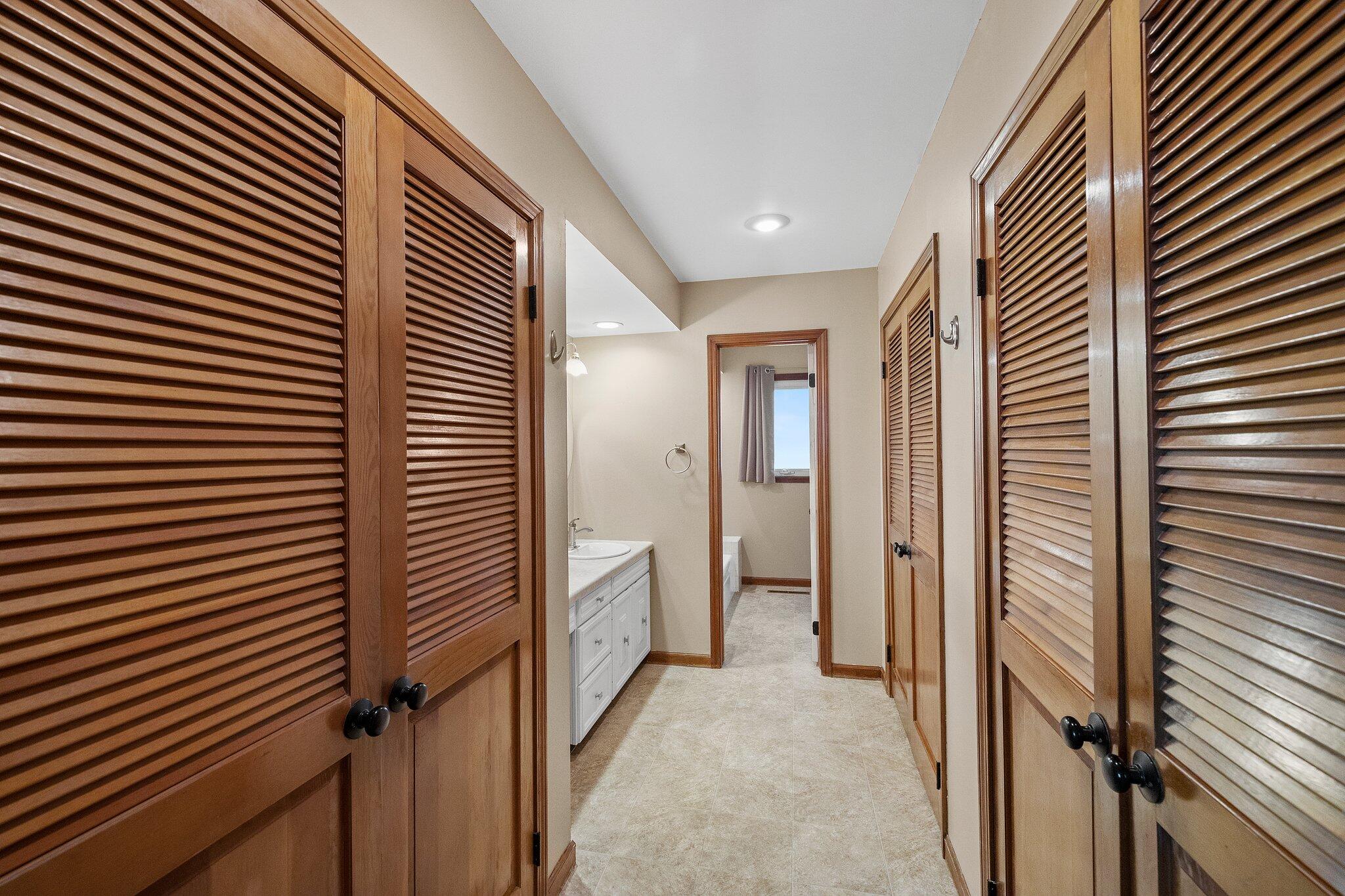 10831 Hendricks Place Crown Point, IN 46307 - Photo 22 of 37 2048x1365