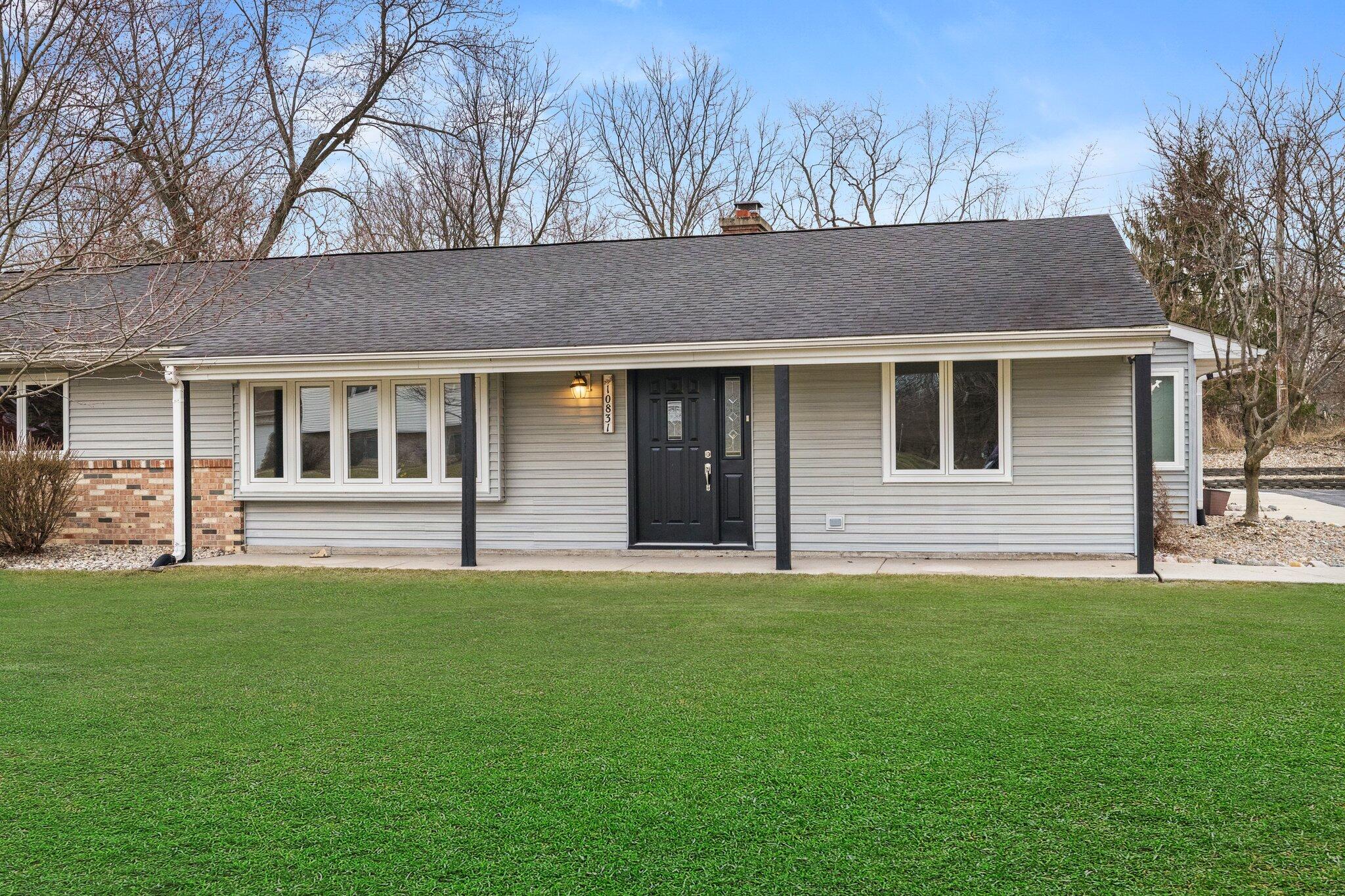 10831 Hendricks Place Crown Point, IN 46307 - Photo 3 of 37 2048x1365