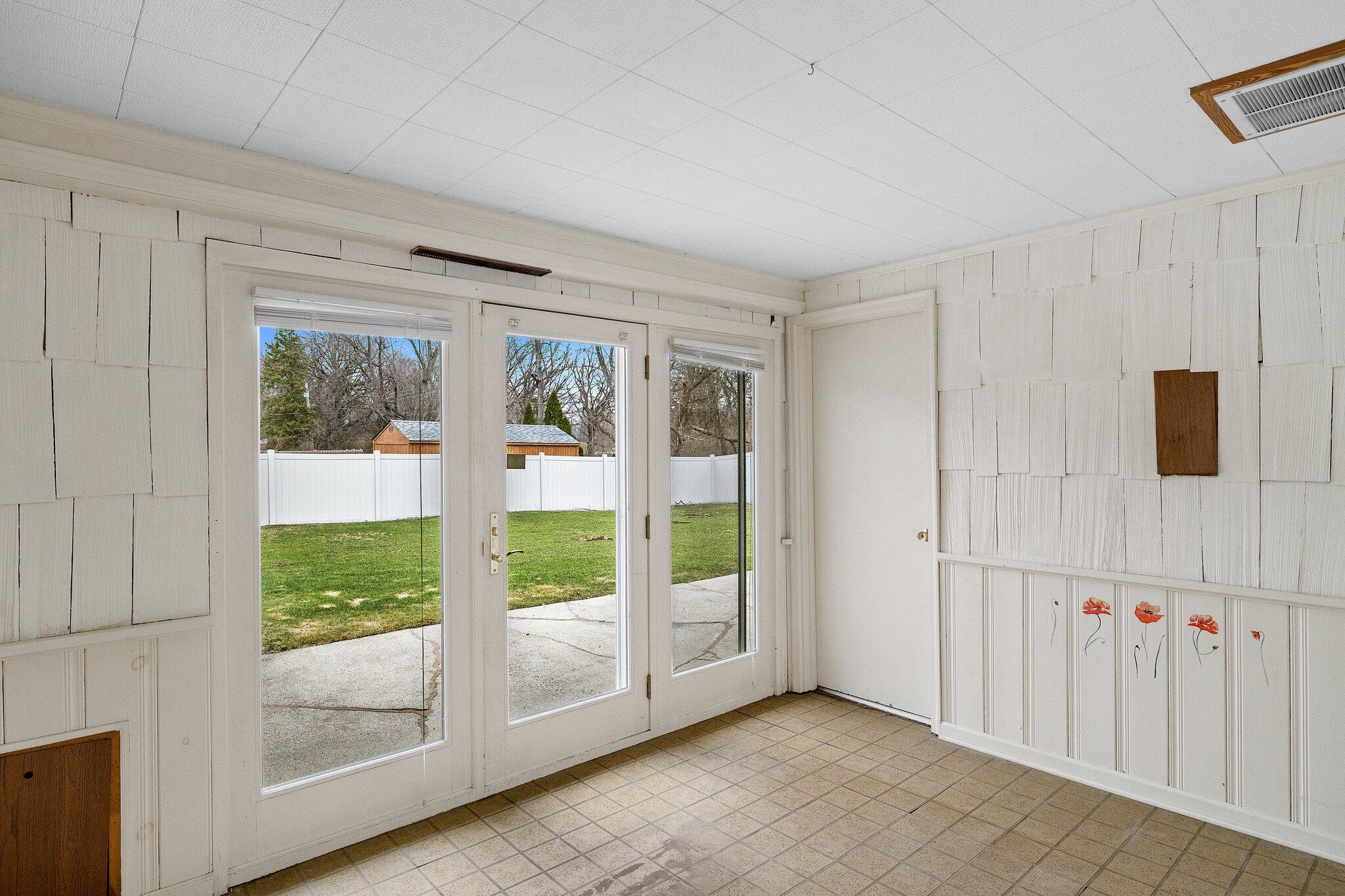 10831 Hendricks Place Crown Point, IN 46307 - Photo 31 of 37 2048x1365